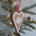 Load image into Gallery viewer, Gingerbread Heart Treat Box