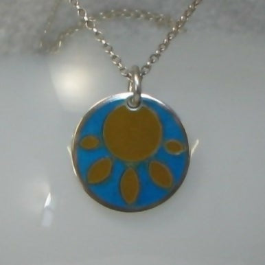 petal shapes enamelled silver pendant 20mm