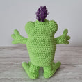 Load image into Gallery viewer, PDF Alien Crochet Pattern, Arnie the Alien Crochet Pattern, Crochet Pattern, Alien Amigurumi Pattern
