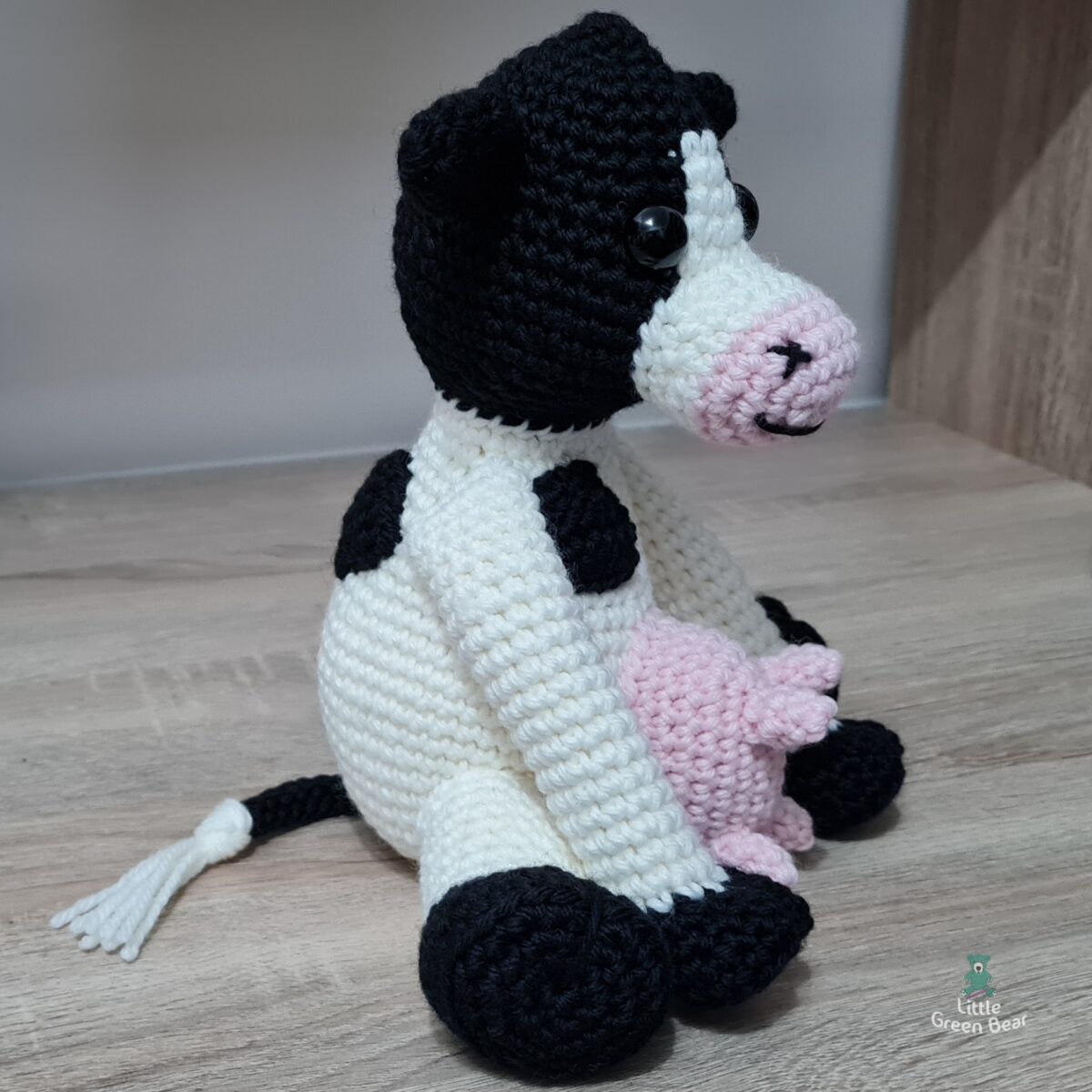 PDF Cow Crochet Pattern, Frannie the Friesian Cow Crochet Pattern, Crochet Pattern, Cow Amigurumi Pattern