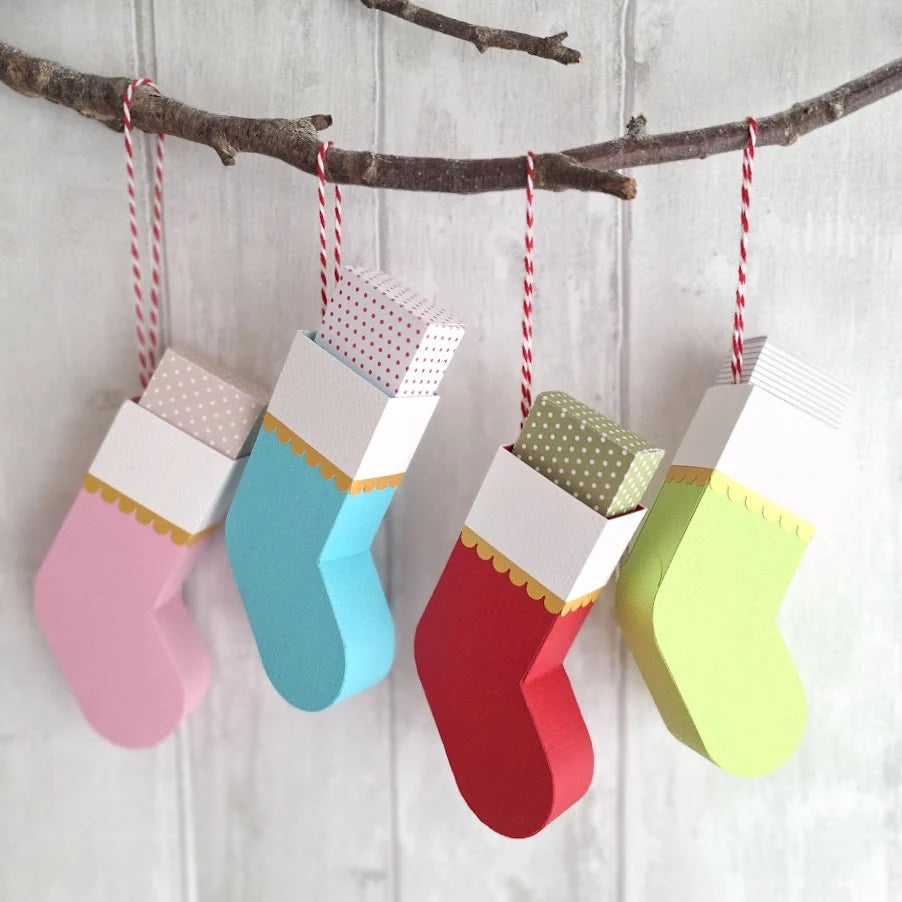 Christmas Stocking With Gift Box/ SVG Cut File / Tree Decoration/ DIY Treat Box / Gift Box/ Advent Calendar