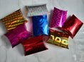 Load image into Gallery viewer, 20x Mini Metallic Pillow Boxes - Perfect for little gifts.
