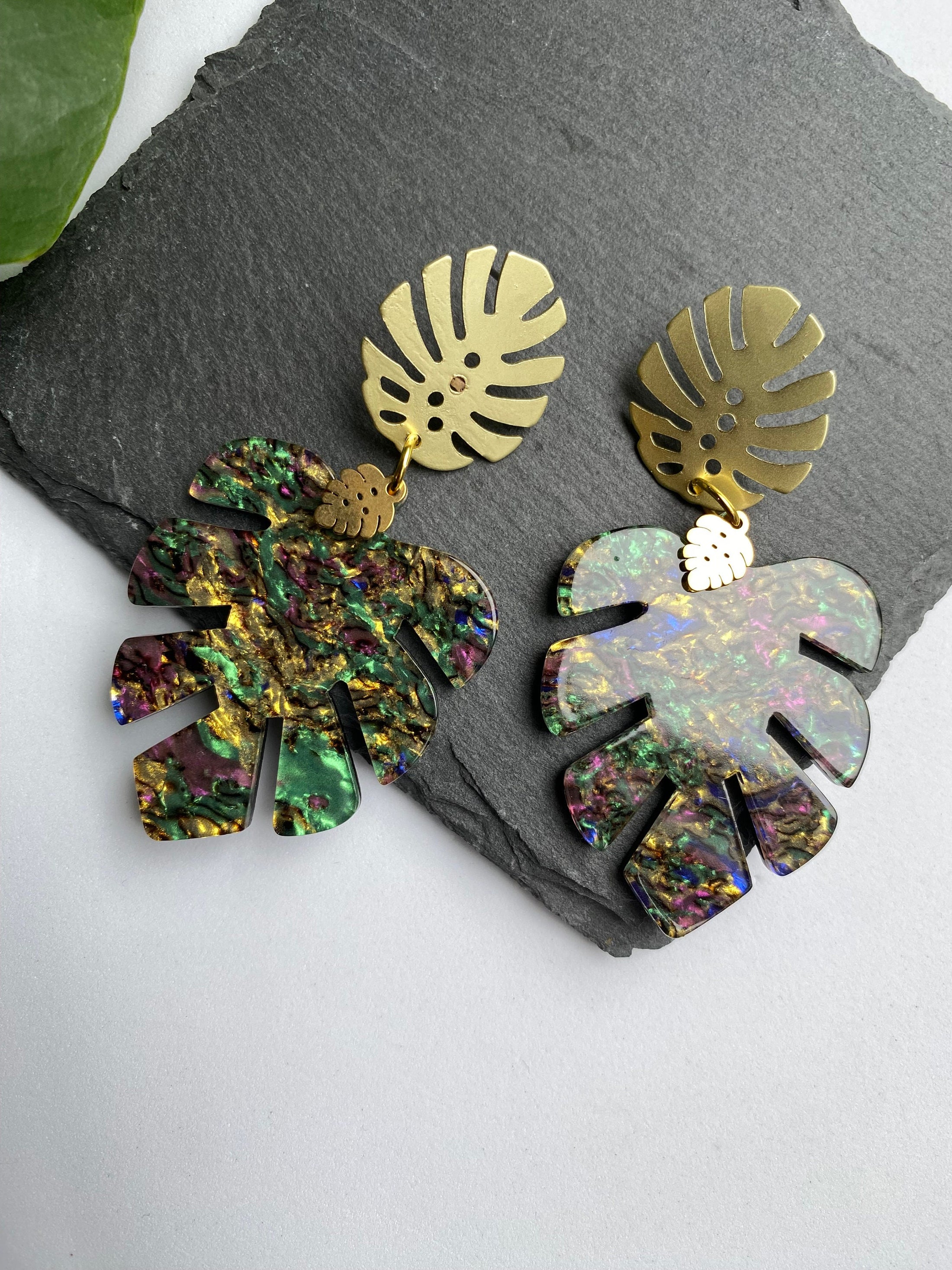 Multicoloured Monstera Leaf Earrings, Leaf Shaped Stud Earrings for Ladies, Rainbow Glitter Acrylic Charm Earrings, Gold Plated Jewelry