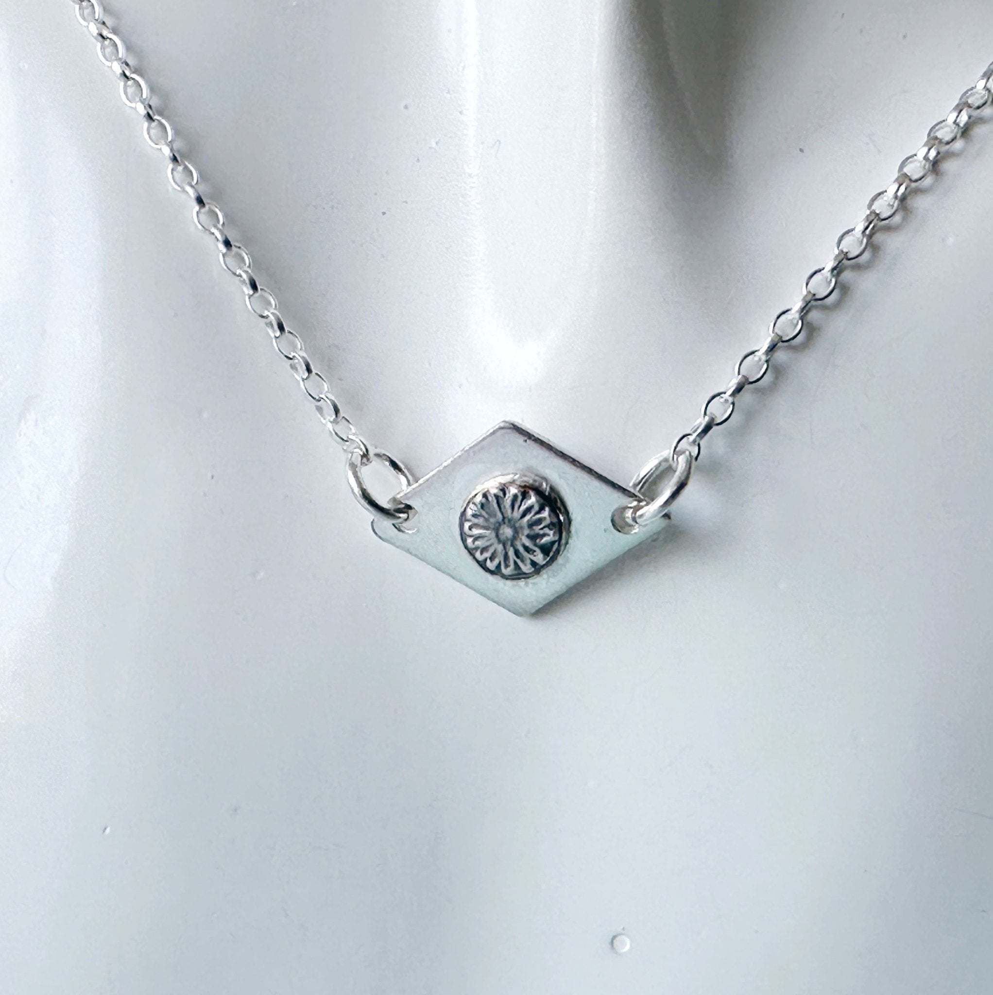 Recycled Silver Daisy Pendant Necklace - MaisyPlum