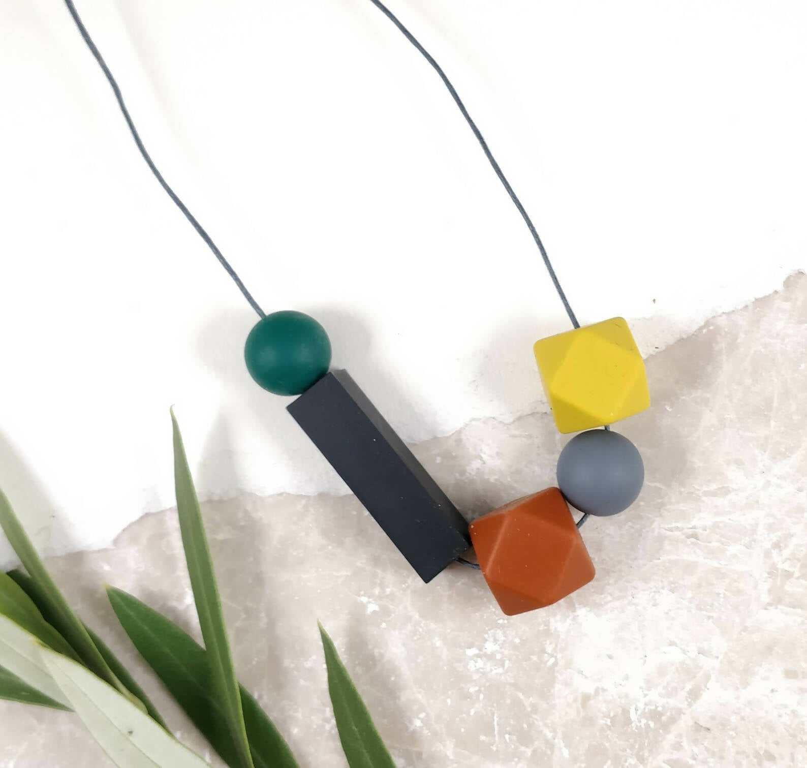 kodes-statement-necklace-geometric-silicone-necklace-KS0061-0001