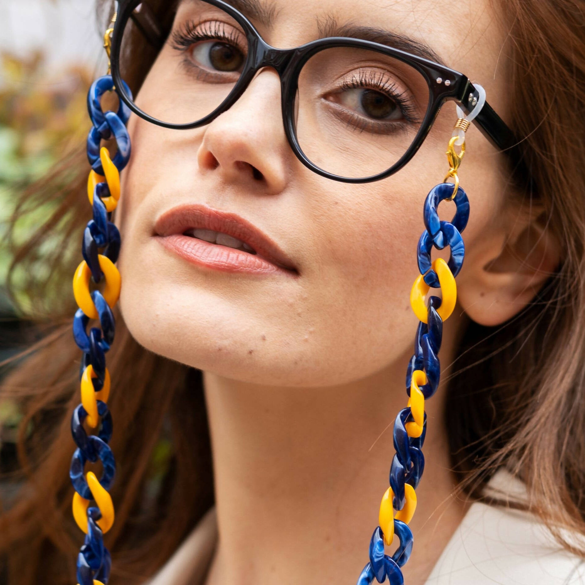 KGC015-kodes-accessories-marble-blue-and-mustard-chunky-carylic-glasses-chain3-1024x768