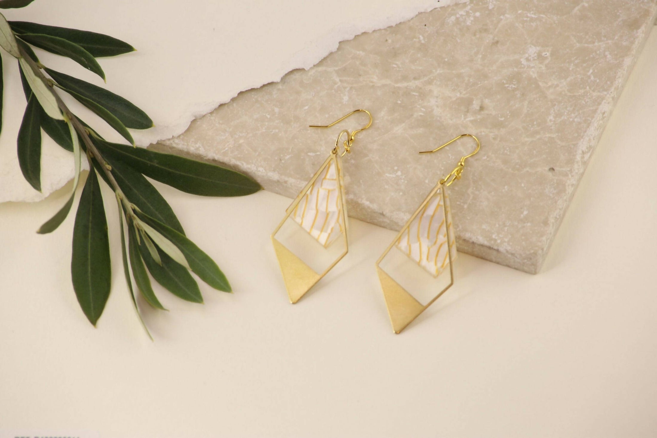 doris-statement-earrings-lemon-drizzle-acrylic-gold-vermeil-dangle-earrings-637a91fe-scaled (1)