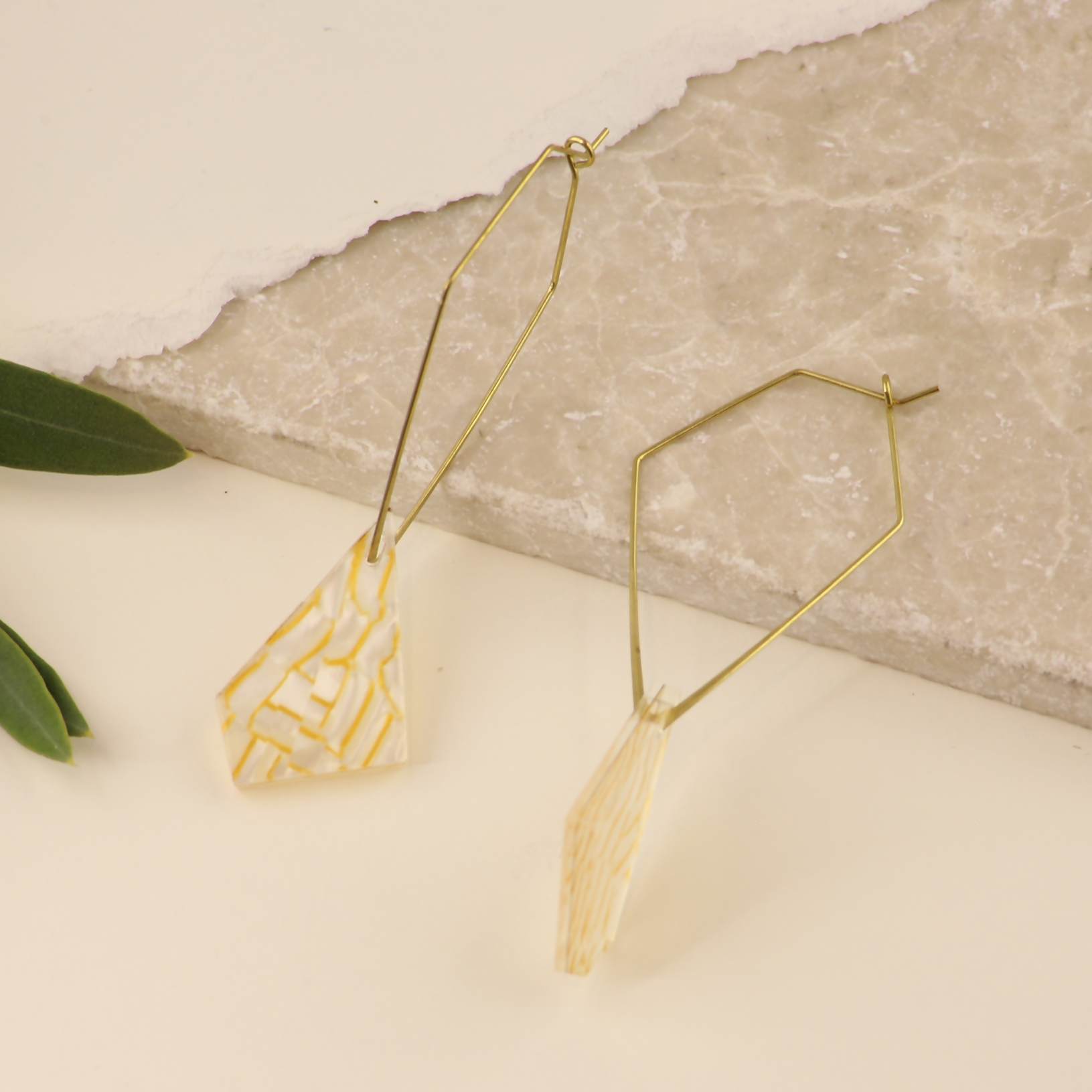 Kodes-acrylic-art-deco-earrings-lemon-drizzle-brass-KK00024b-0001-square