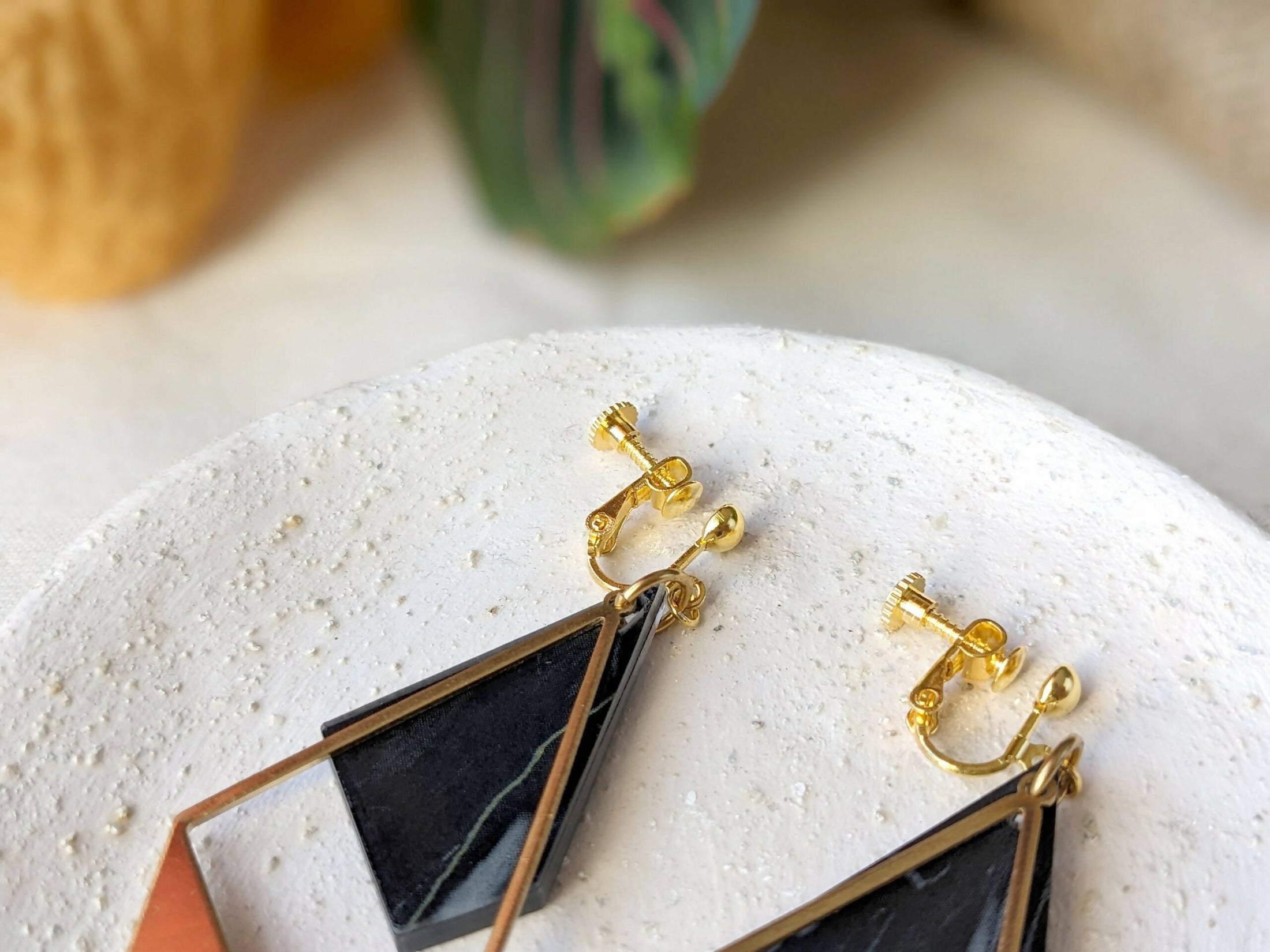 statement-earrings-lemon-drizzle-acrylic-gold-vermeil-dangle-earrings-637a9245-scaled