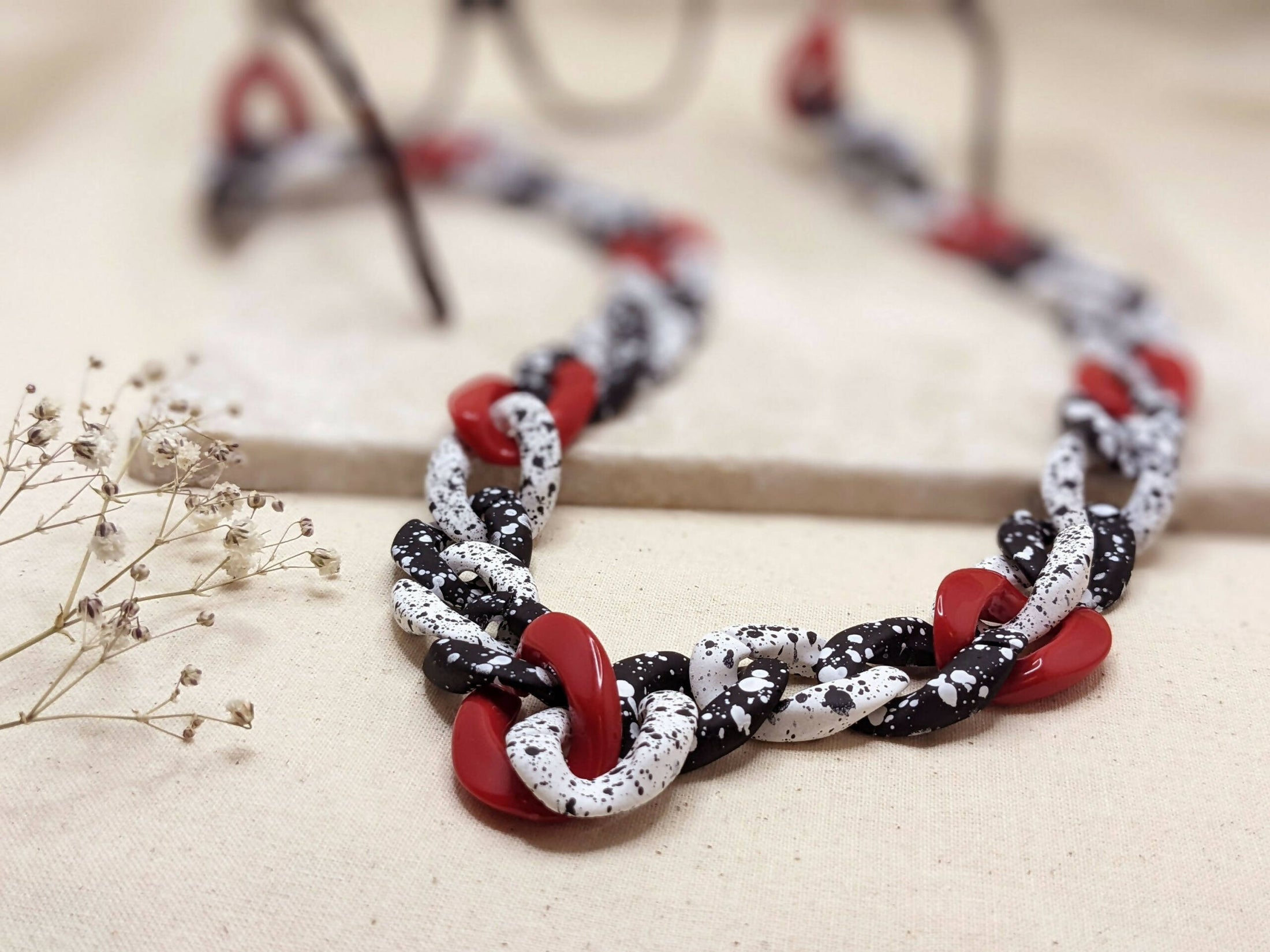 Glasses Chain – Red, Black & White Chunky Acrylic Chain